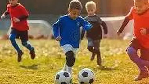 独家揭秘：国足新帅之争白热化！邵佳一、李国旭领衔选帅名单，谁能脱颖而出？